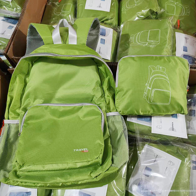 Packable Daypack Foldable - 軽量折りたたみ式防水パッカブルバックパック、アウトドア旅行、ハイキング、サイクリング、デイパック、キャンプ用ショルダーバッグ、男女兼用