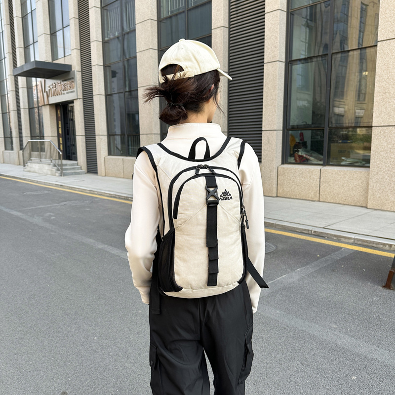 折りたたみ式ハイキングバックパック 軽量防水トラベルデイパッ - Packable Daypack Foldable のレビューと価格