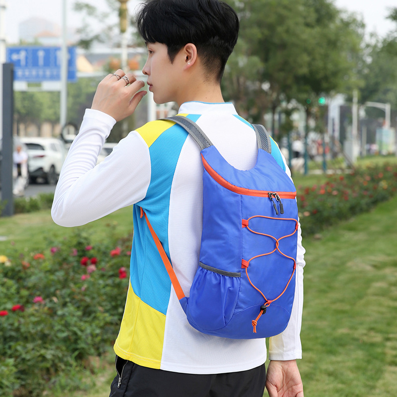 折りたたみ式ハイキングバックパック 軽量 防水 アウトドア  - Packable Daypack Foldable のレビューと価格