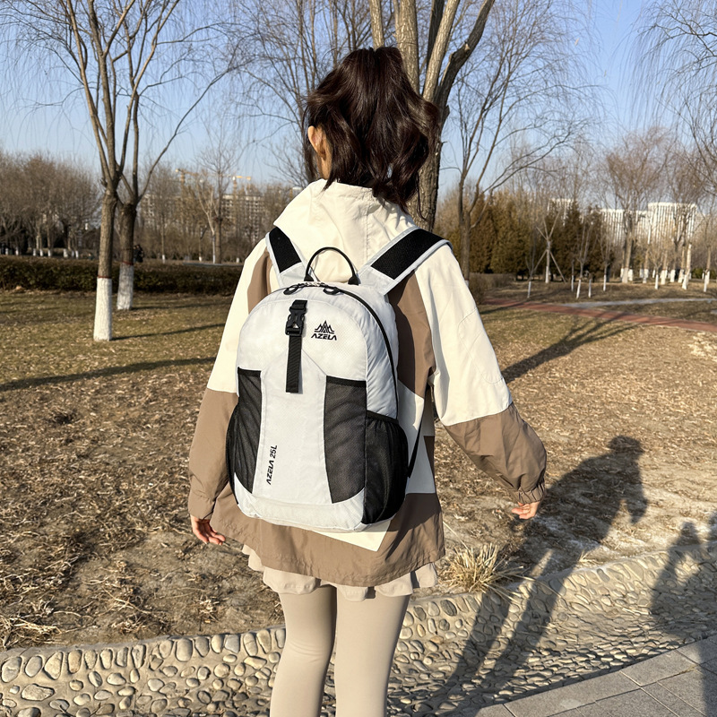 15L ハイキングバックパック防水軽量折りたたみ式デイパック - Packable Daypack Foldable のレビューと価格
