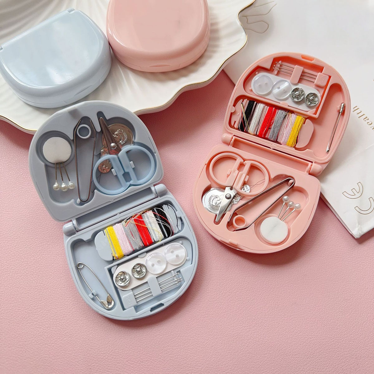 ミニ手動ミシンキット ポータブル旅行用裁縫ツール 旅行用裁縫 - Travel Accessories Kit For Women のレビューと価格